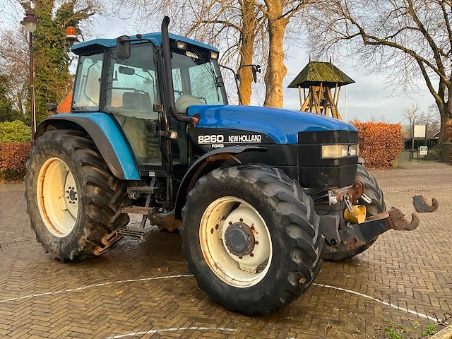 1999 new holland 8260 vierwielaangedreven landbouwtractor - afbeelding 4 van  39