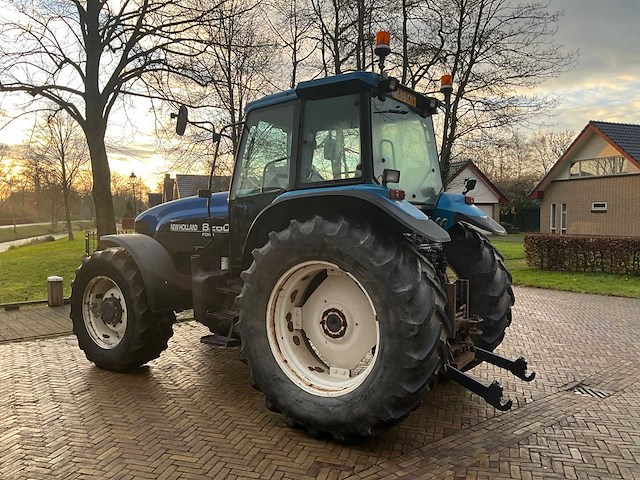 1999 new holland 8260 vierwielaangedreven landbouwtractor - afbeelding 23 van  24