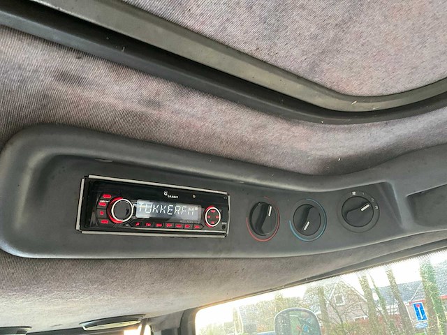 1999 new holland 8260 vierwielaangedreven landbouwtractor - afbeelding 15 van  27