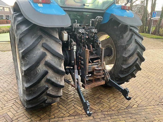 1999 new holland 8260 vierwielaangedreven landbouwtractor - afbeelding 8 van  37
