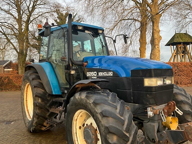 1999 new holland 8260 vierwielaangedreven landbouwtractor - afbeelding 3 van  35