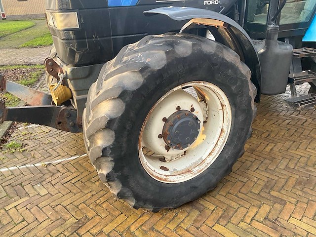 1999 new holland 8260 vierwielaangedreven landbouwtractor - afbeelding 26 van  35