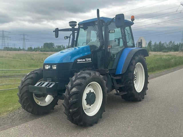 1999 new holland ts115 vierwielaangedreven landbouwtractor - afbeelding 1 van  30