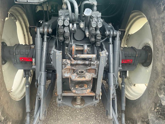 1999 new holland ts115 vierwielaangedreven landbouwtractor - afbeelding 13 van  30