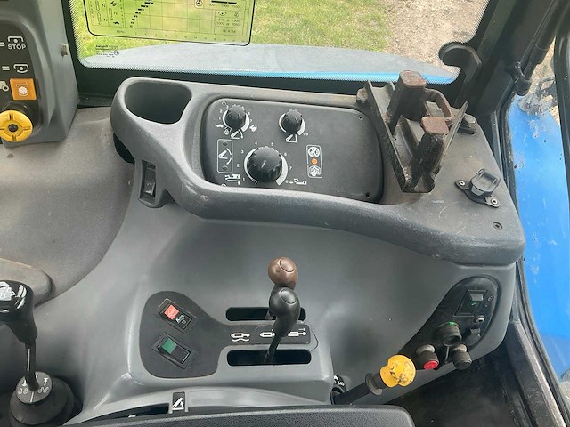 1999 new holland ts115 vierwielaangedreven landbouwtractor - afbeelding 22 van  30