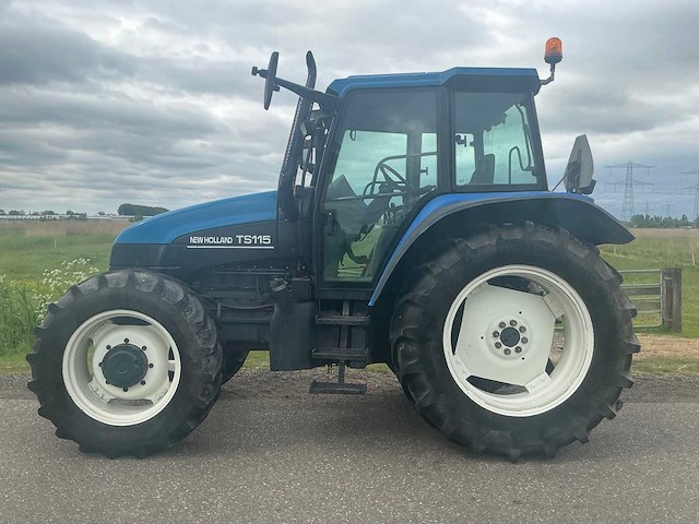 1999 new holland ts115 vierwielaangedreven landbouwtractor - afbeelding 3 van  30