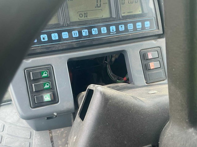 1999 new holland ts115 vierwielaangedreven landbouwtractor - afbeelding 28 van  42