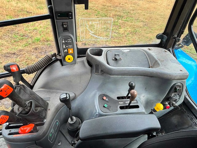 1999 new holland ts90 vierwielaangedreven landbouwtractor - afbeelding 4 van  17