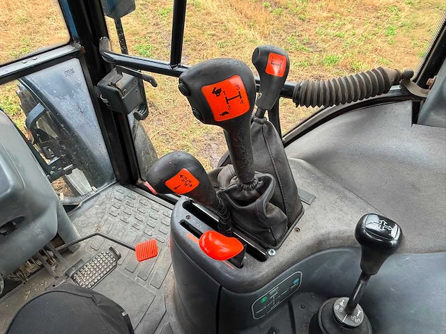 1999 new holland ts90 vierwielaangedreven landbouwtractor - afbeelding 6 van  17