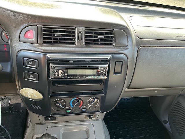 1999 nissan patrol gr 2.8tdi bedrijfswagen 66-vh-lv - afbeelding 18 van  34