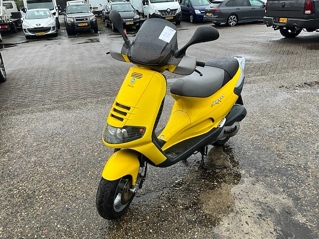 1999 piaggio skipper m12 motorfiets - afbeelding 1 van  2