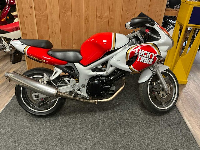 1999 suzuki tour “lucky strike” 600 motorfiets - afbeelding 8 van  15