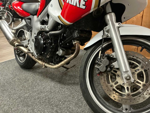 1999 suzuki tour “lucky strike” 600 motorfiets - afbeelding 4 van  8