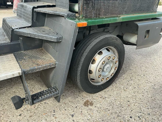 1999 terberg yt180 (containerdrager) terminal vrachtwagen/trekker - afbeelding 27 van  43