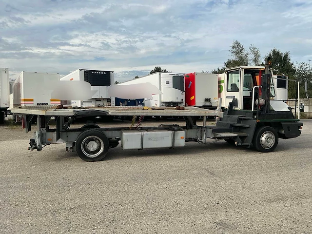 1999 terberg yt180 (containerdrager) terminal vrachtwagen/trekker - afbeelding 40 van  43