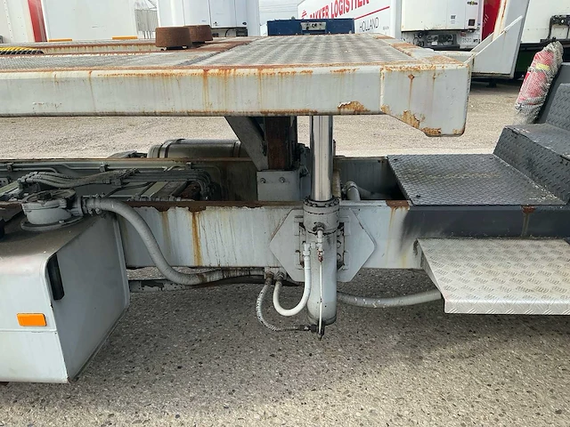 1999 terberg yt180 (containerdrager) terminal vrachtwagen/trekker - afbeelding 26 van  43