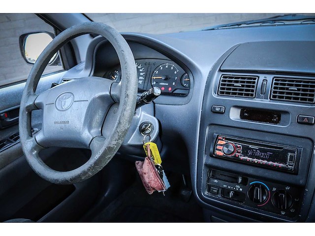 1999 toyota picnic 2.0 executive car 88-dl-rv - afbeelding 11 van  16