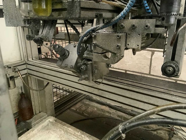 1999 trapo combiflex automatische pneumatische aluminium profiel boorinstallatie - afbeelding 11 van  12