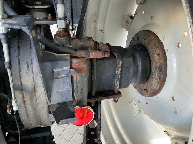 1999 valmet 8150-4 vierwielaangedreven landbouwtractor - afbeelding 4 van  25