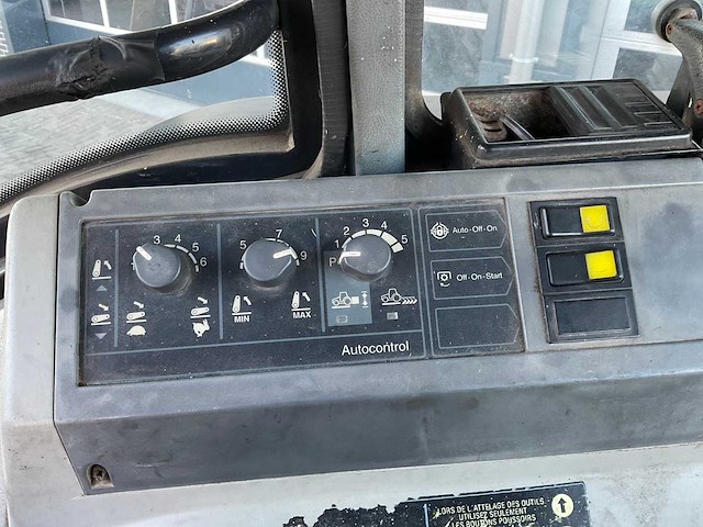 1999 valmet 8150-4 vierwielaangedreven landbouwtractor - afbeelding 11 van  25