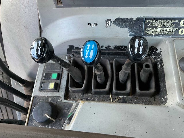 1999 valmet 8150-4 vierwielaangedreven landbouwtractor - afbeelding 13 van  25