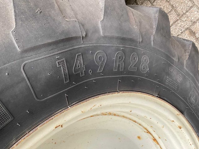 1999 valtra valmet 8150 hitech vierwielaangedreven landbouwtractor met maai arm - afbeelding 3 van  33