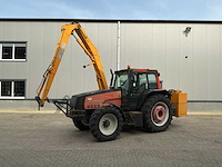 1999 valtra valmet 8150 hitech vierwielaangedreven landbouwtractor met maai arm