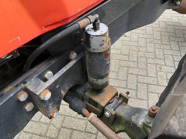 1999 valtra valmet 8150 hitech vierwielaangedreven landbouwtractor met maai arm - afbeelding 16 van  33