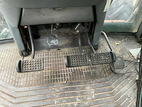 1999 valtra valmet 8150 hitech vierwielaangedreven landbouwtractor met maai arm - afbeelding 24 van  33