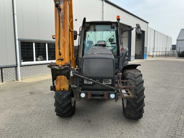 1999 valtra valmet 8150 hitech vierwielaangedreven landbouwtractor met maai arm - afbeelding 23 van  33