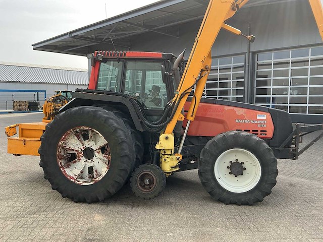 1999 valtra valmet 8150 hitech vierwielaangedreven landbouwtractor met maai arm - afbeelding 29 van  33