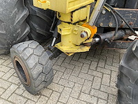 1999 valtra valmet 8150 hitech vierwielaangedreven landbouwtractor met maai arm - afbeelding 30 van  33