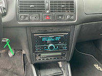 1999 volkswagen golf 2.3 v5 highline personenauto - afbeelding 17 van  35