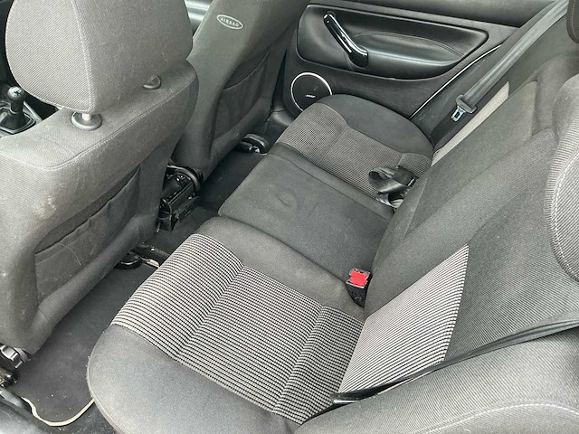 1999 volkswagen golf 2.3 v5 highline personenauto - afbeelding 19 van  35