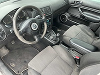 1999 volkswagen golf 2.3 v5 highline personenauto - afbeelding 14 van  35