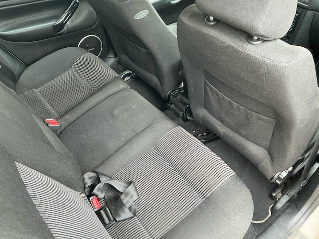 1999 volkswagen golf 2.3 v5 highline personenauto - afbeelding 25 van  35