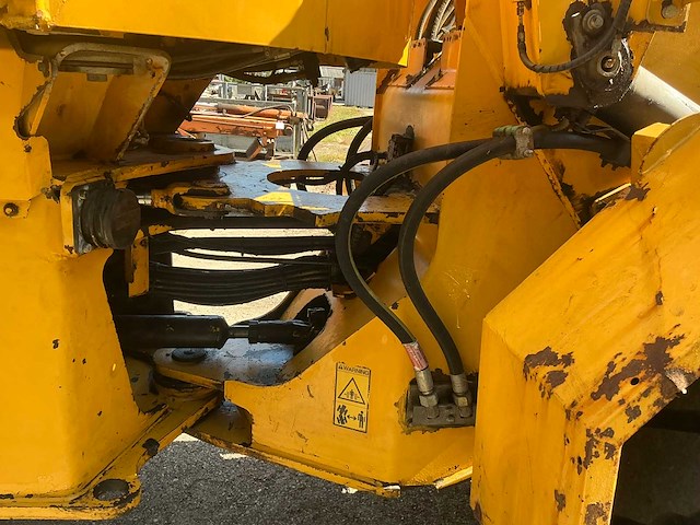 1999 volvo l70c wiellader met puinbak, vorkenbord en hijsjuk - afbeelding 5 van  40