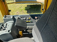 1999 volvo l70c wiellader met puinbak, vorkenbord en hijsjuk - afbeelding 19 van  40