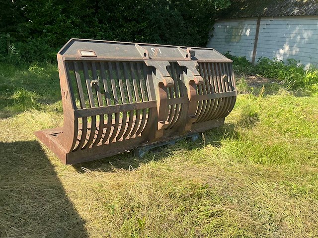 1999 volvo l70c wiellader met puinbak, vorkenbord en hijsjuk - afbeelding 27 van  40