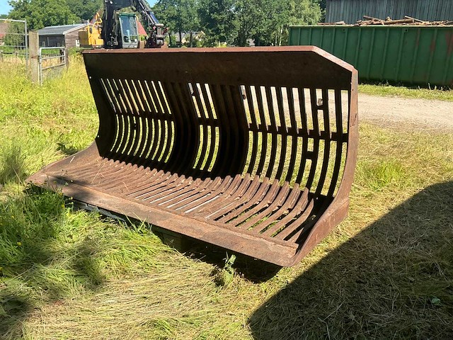 1999 volvo l70c wiellader met puinbak, vorkenbord en hijsjuk - afbeelding 29 van  40
