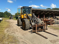 1999 volvo l70c wiellader met puinbak, vorkenbord en hijsjuk - afbeelding 23 van  40
