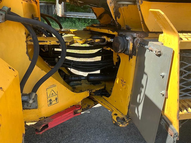 1999 volvo l70c wiellader met puinbak, vorkenbord en hijsjuk - afbeelding 39 van  40
