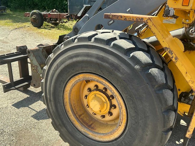 1999 volvo l70c wiellader met puinbak, vorkenbord en hijsjuk - afbeelding 40 van  40