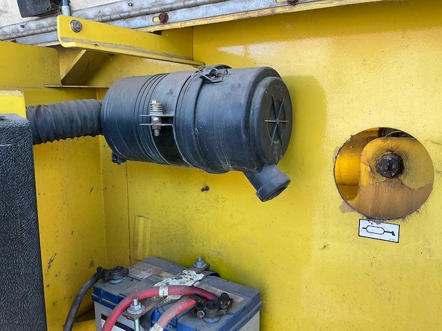 1999 zelfrijdende telescoophoogwerker met werkplatform grove gt141da - afbeelding 16 van  37