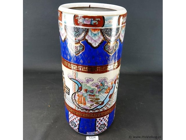 19e-eeuwse japanse imari porseleinen rolvaas met florale motieven - afbeelding 1 van  5