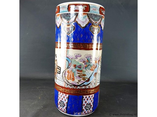 19e-eeuwse japanse imari porseleinen rolvaas met florale motieven - afbeelding 2 van  5