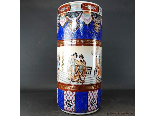 19e-eeuwse japanse imari porseleinen rolvaas met florale motieven - afbeelding 3 van  5