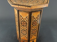 19e-eeuwse marokkaanse of syrische achthoekige bijzettafel geometrische marqueterie - afbeelding 1 van  5