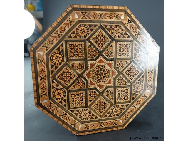19e-eeuwse marokkaanse of syrische achthoekige bijzettafel geometrische marqueterie - afbeelding 4 van  5