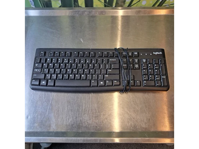 1x beeldscherm, inc muis & toetsenbord, logitech, aoc - afbeelding 7 van  11